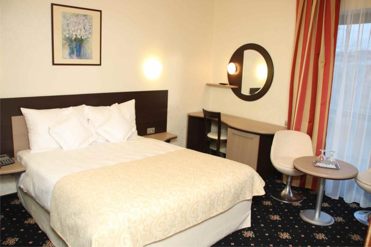 Отель Hotel Berthelot Бухарест-20