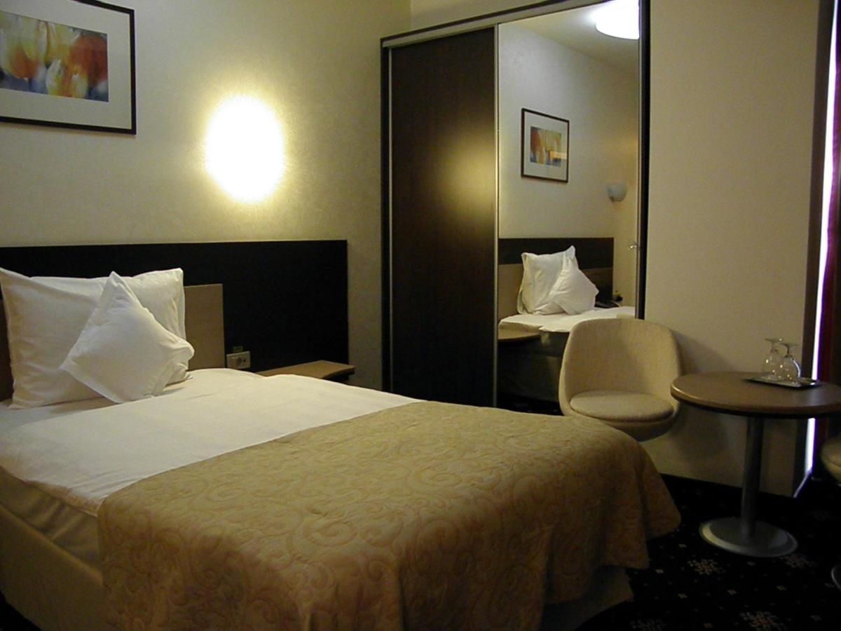 Отель Hotel Berthelot Бухарест