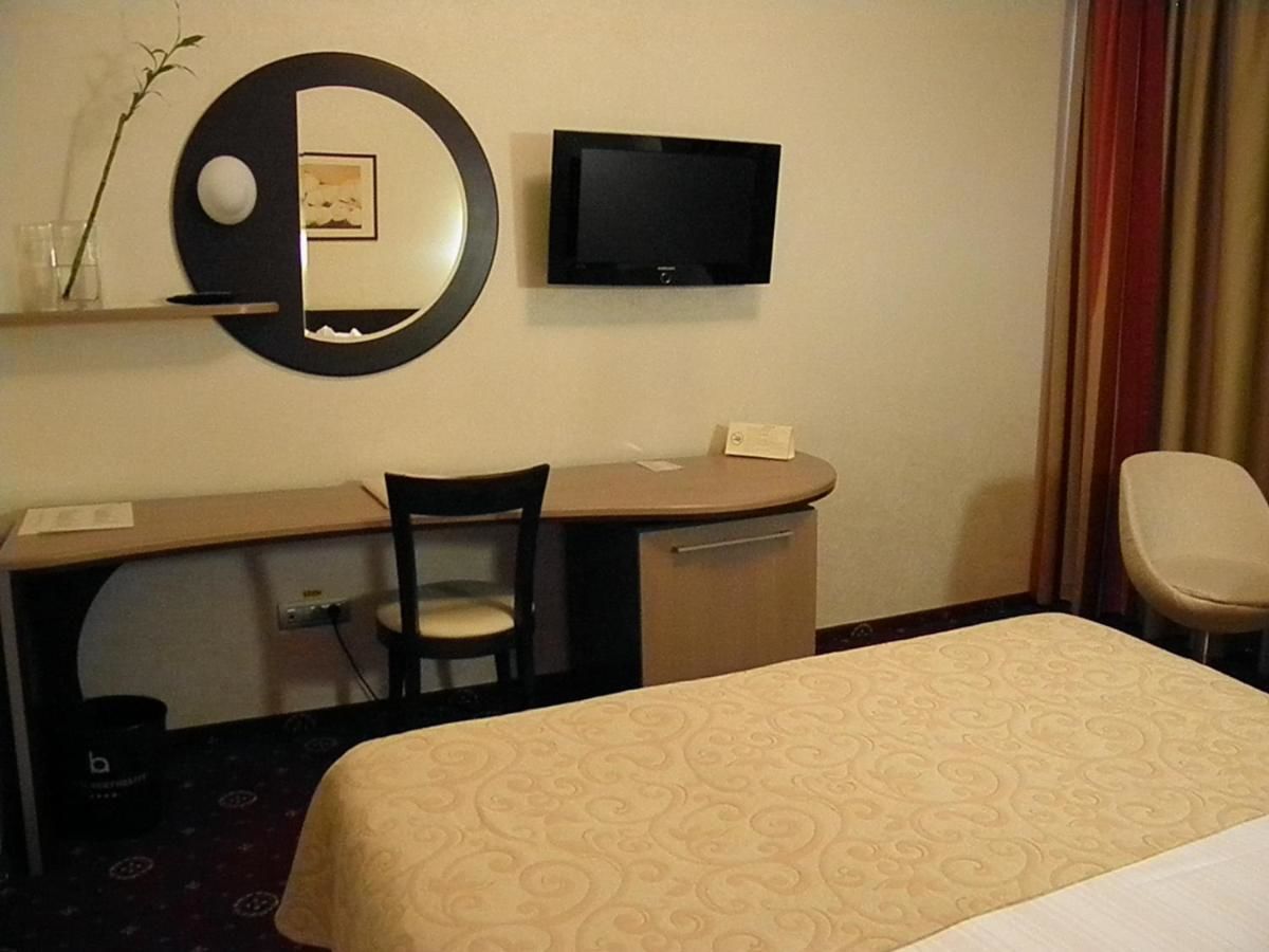 Отель Hotel Berthelot Бухарест-33