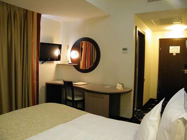 Отель Hotel Berthelot Бухарест-51